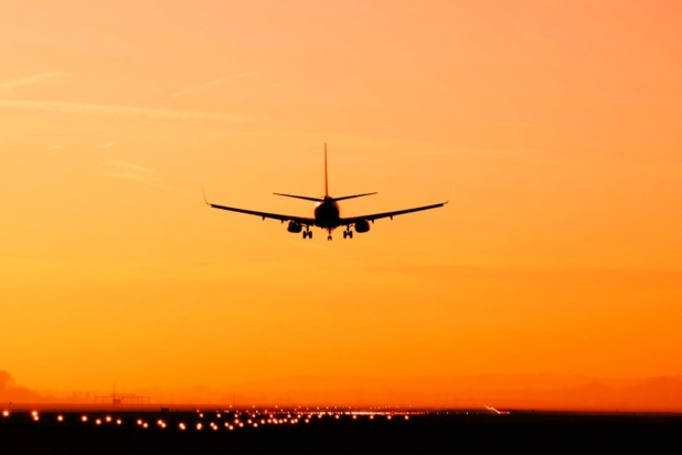 Plane coming in to land